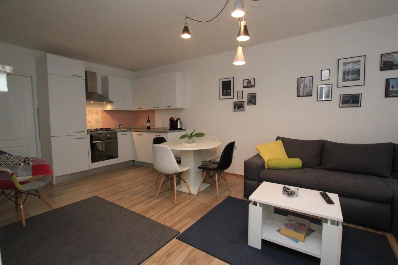 Gospic Riverside Apartment Luaran gambar